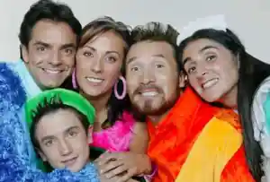 La familia Peluche logo